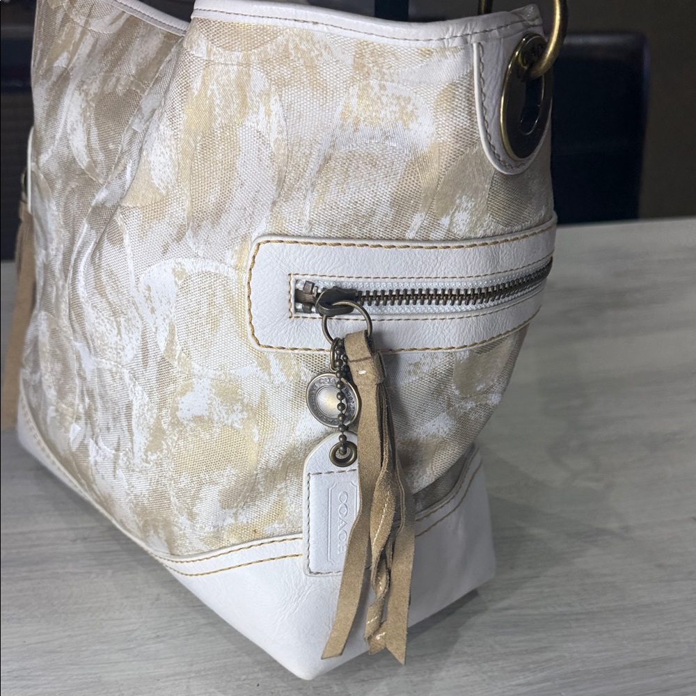 Vintage Coach Cream and White Camo Canvas Shoulder Bag with Suede Tassels - Picture 3 of 14